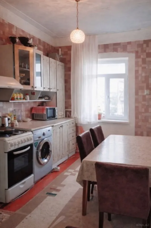 Satılır 4 otaqlı mənzil 100 m²