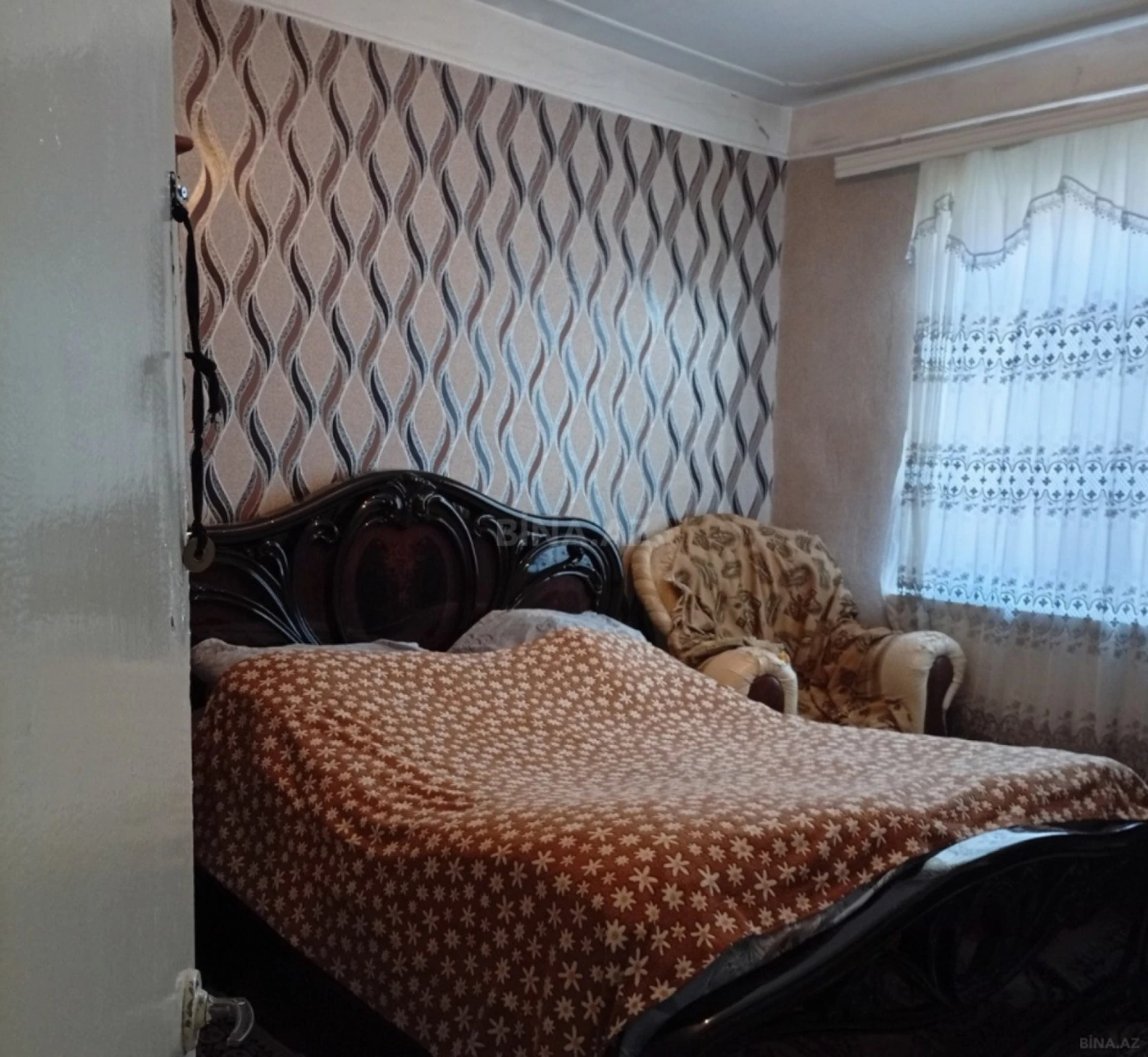 Satılır 4 otaqlı mənzil 100 m²
