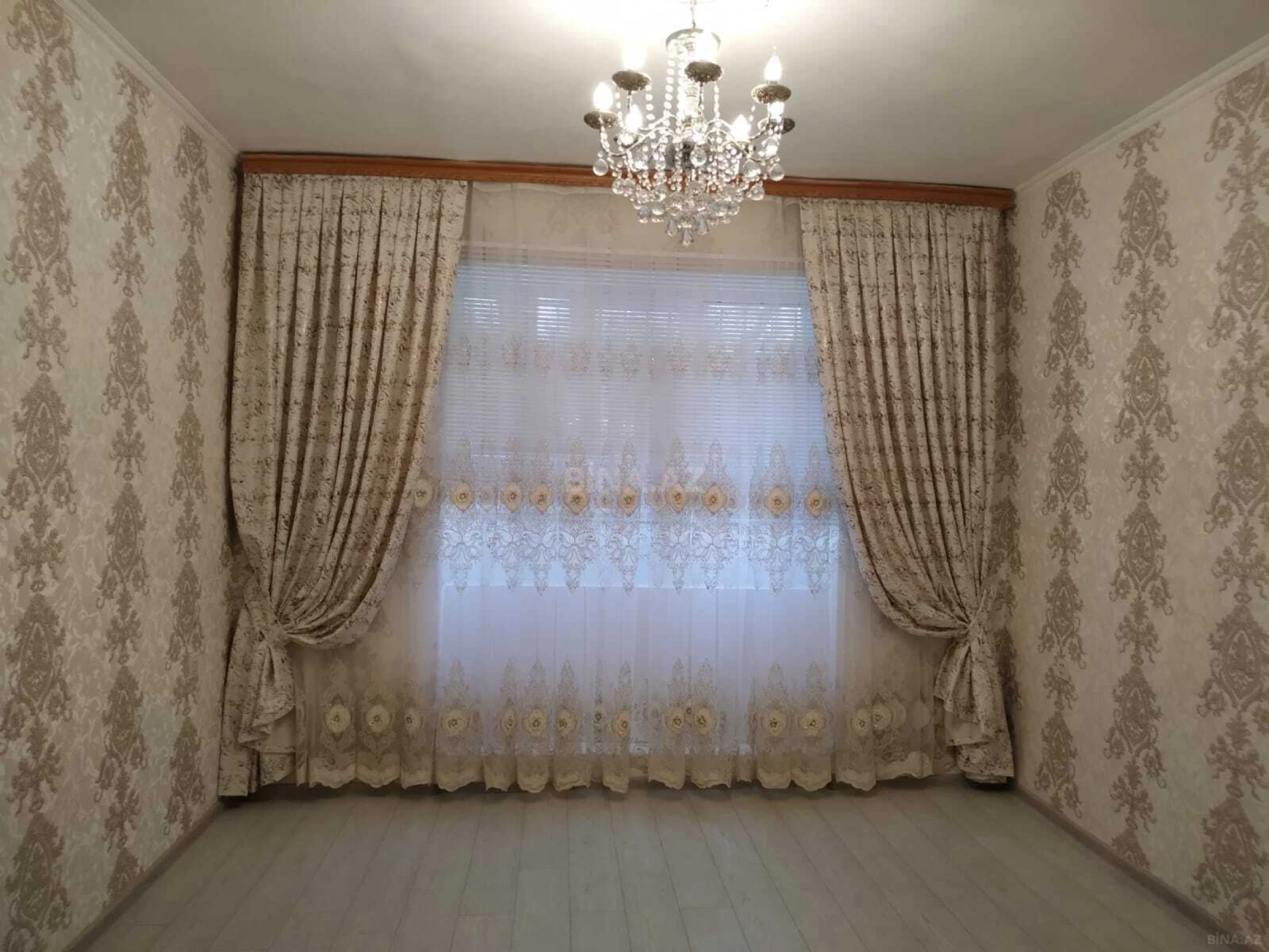Satılır 2 otaqlı mənzil 63 m²
