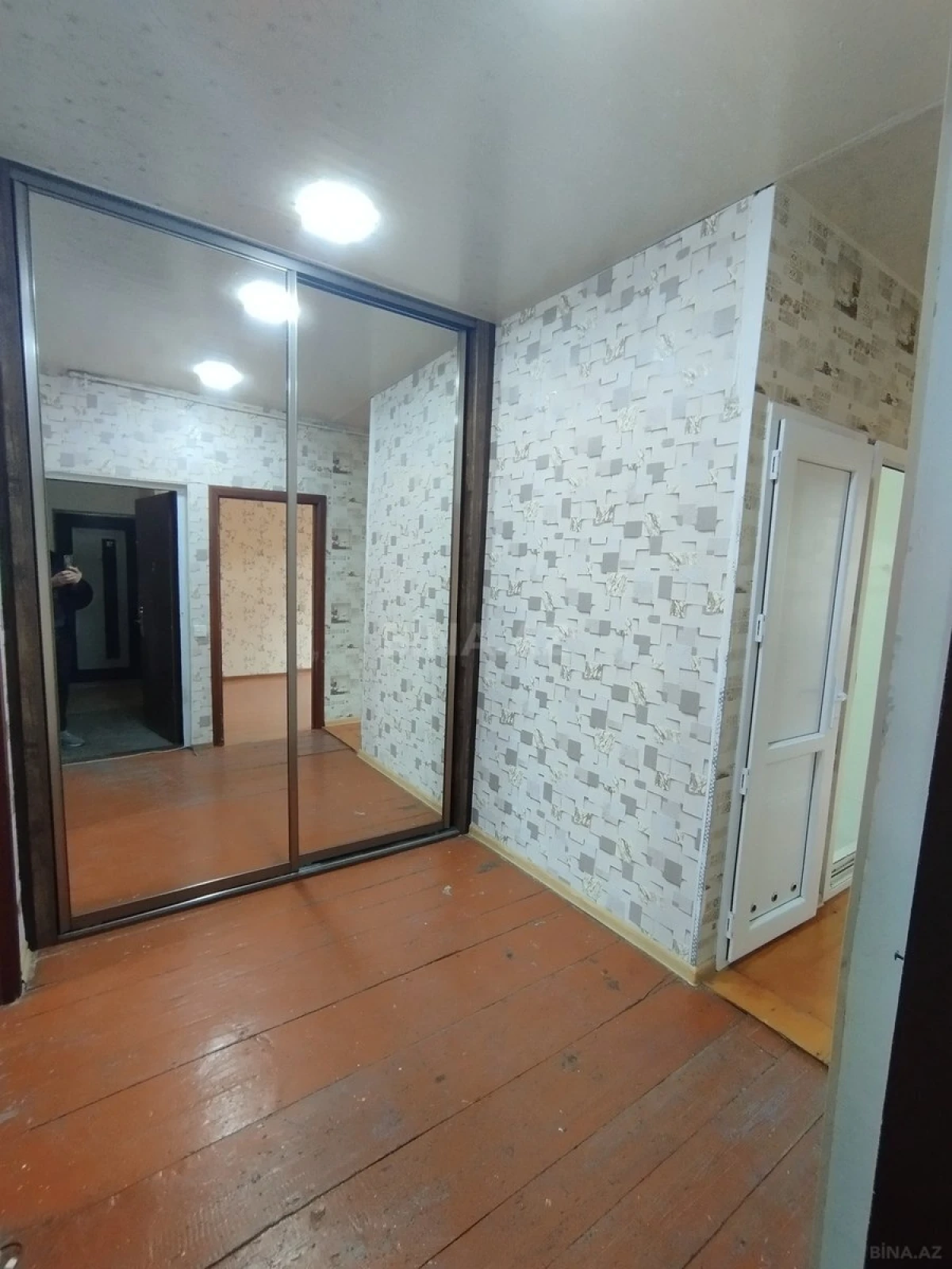 Satılır 2 otaqlı mənzil 60 m²