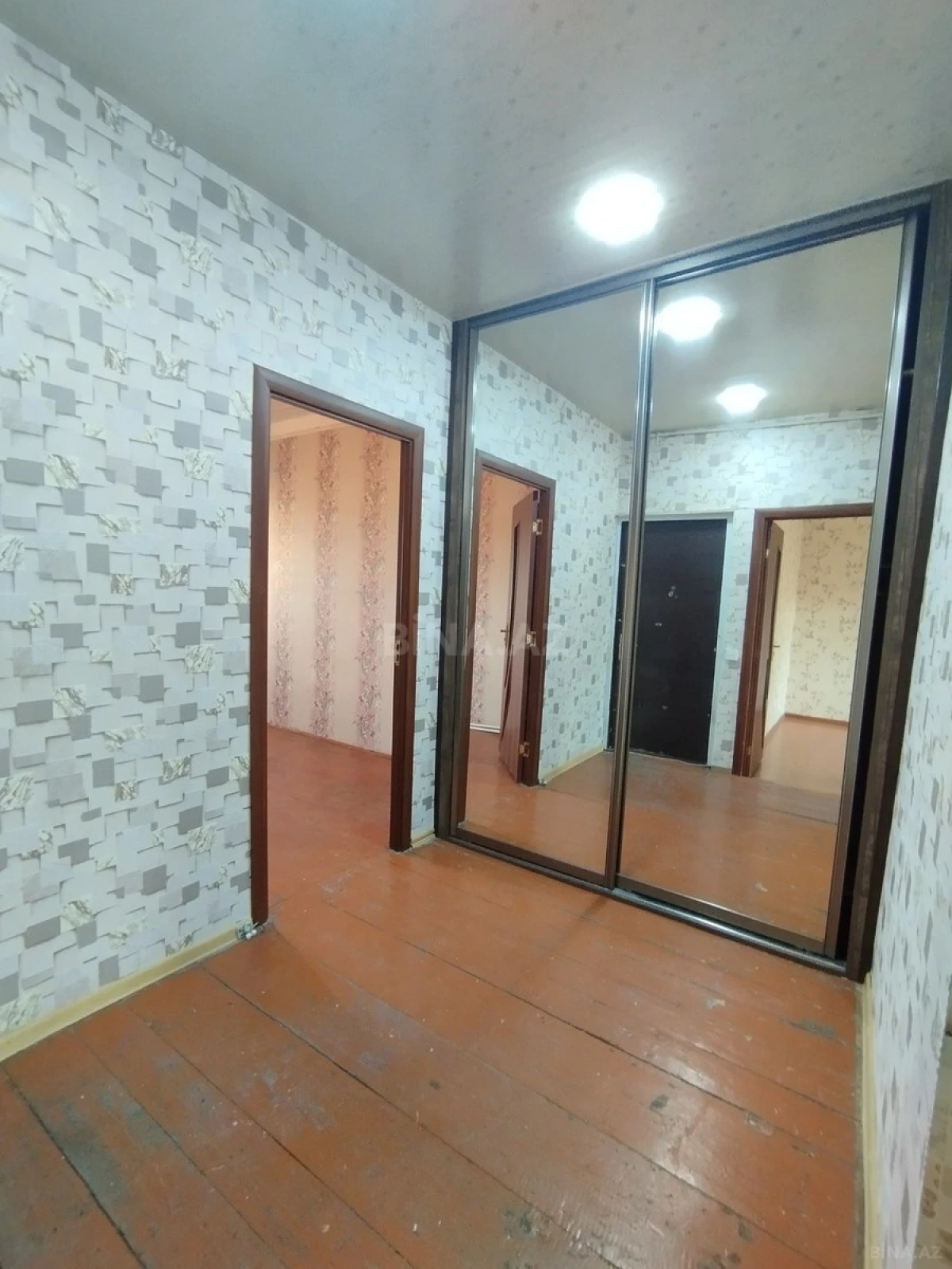 Satılır 2 otaqlı mənzil 60 m²