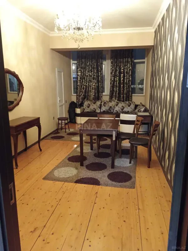 Kirayə verilir 2 otaqlı mənzil 80 m²
