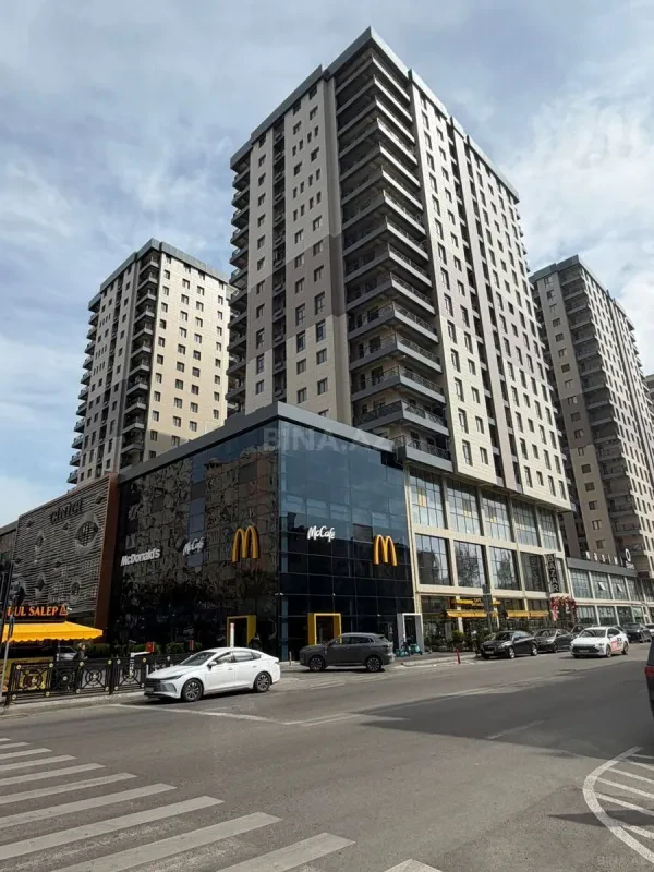 Satılır 3 otaqlı mənzil 129 m²