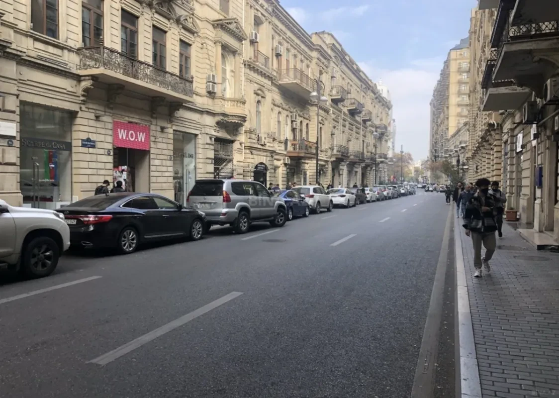 Kirayə verilir obyekt 180 m²