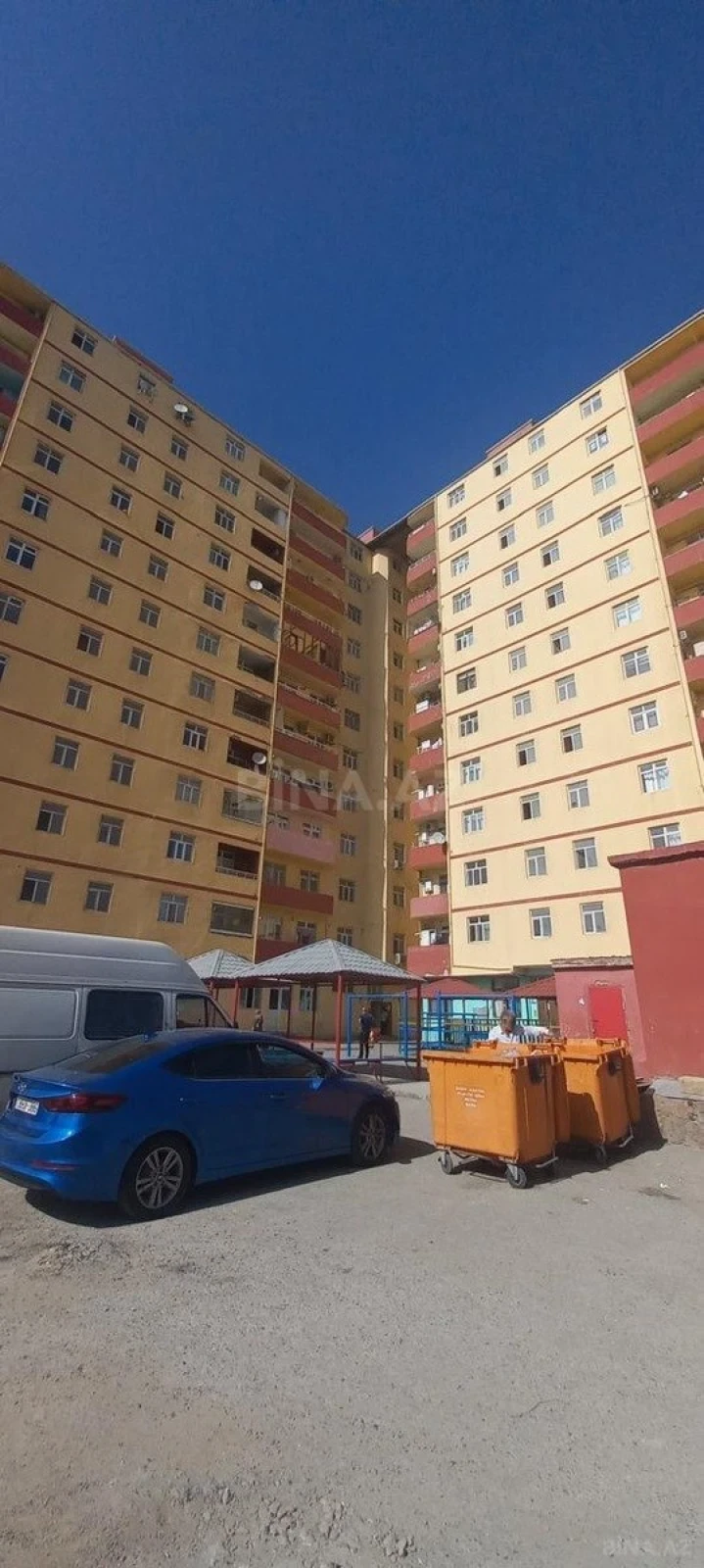 Satılır 3 otaqlı mənzil 108 m²