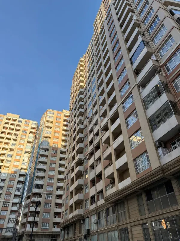 Satılır 3 otaqlı mənzil 126 m²