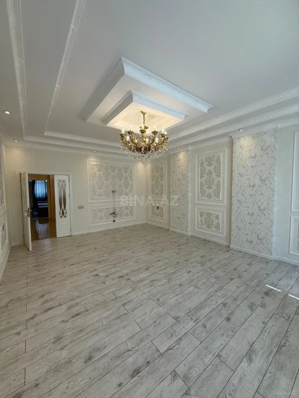 Satılır 3 otaqlı mənzil 145 m²