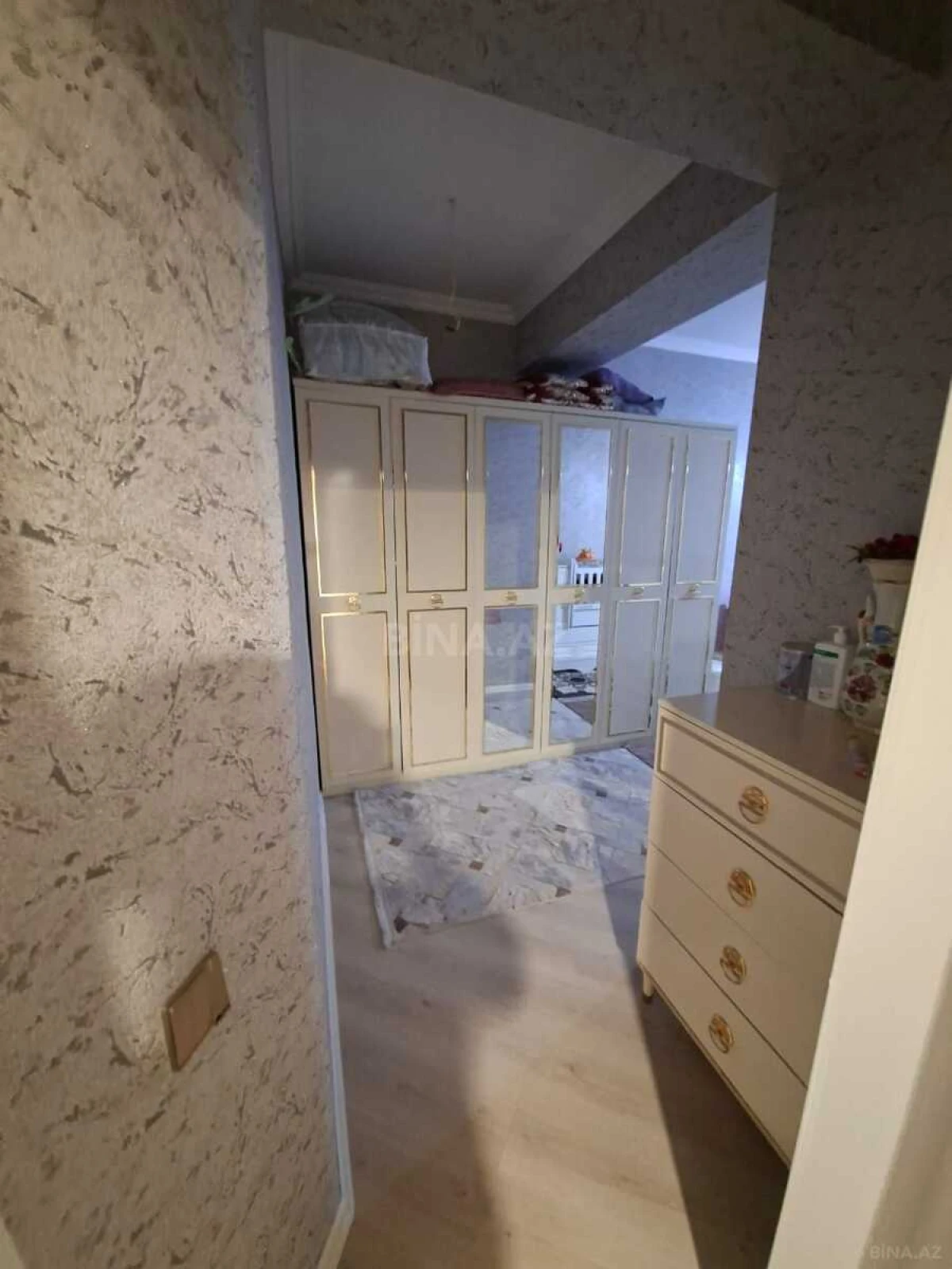 Satılır 2 otaqlı mənzil 78.5 m²