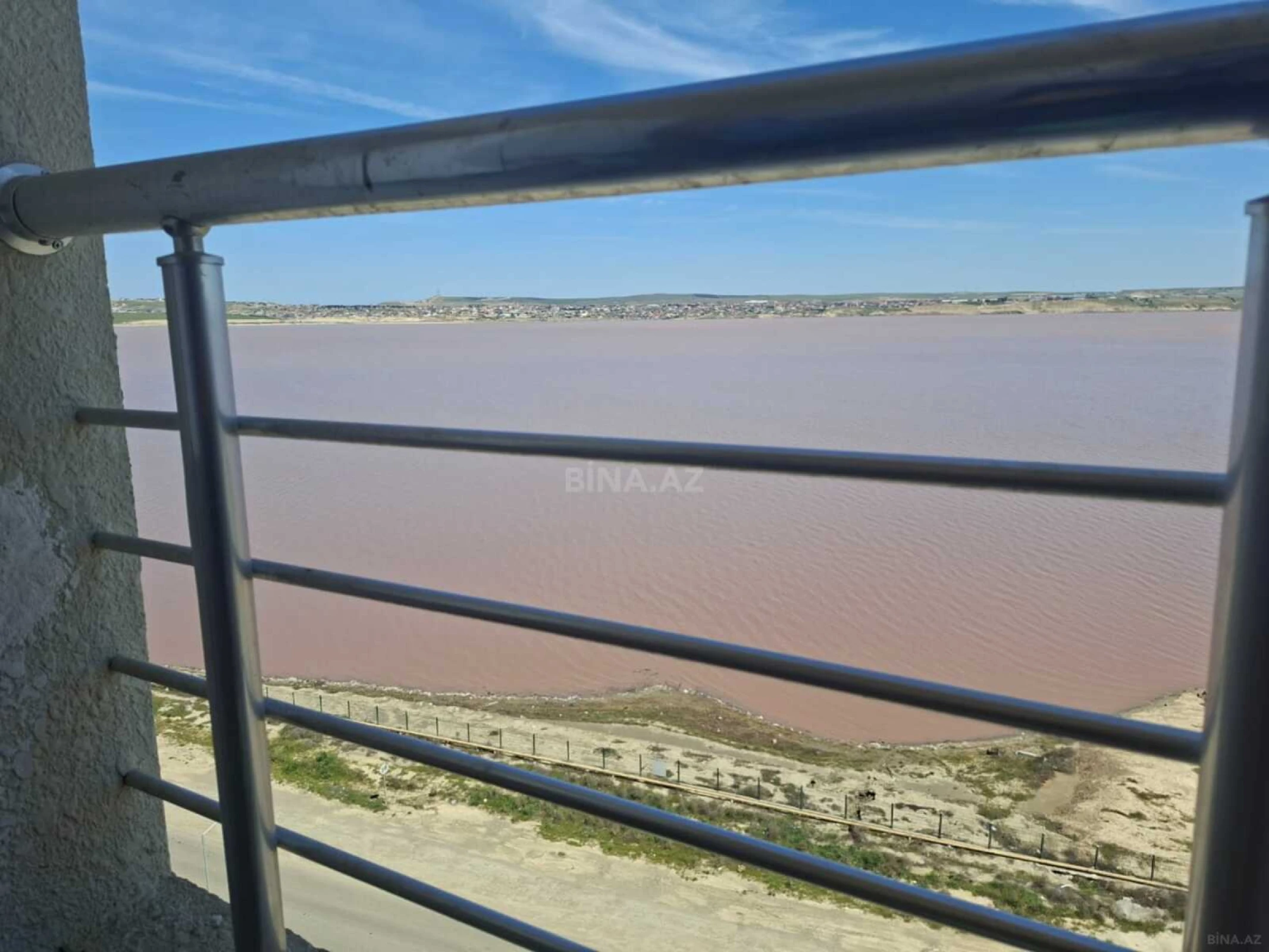 Satılır 2 otaqlı mənzil 78.5 m²