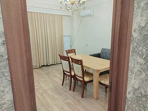 Kirayə verilir 2 otaqlı mənzil 65 m² — Bakı 2 otaq 65.00 m²