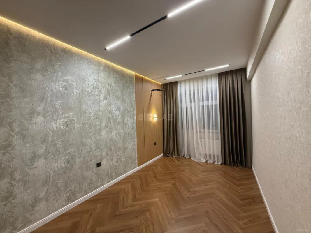 Satılır 2 otaqlı mənzil 82 m²