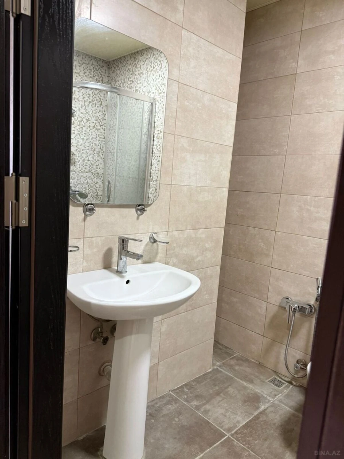 Kirayə verilir 2 otaqlı mənzil 57 m²