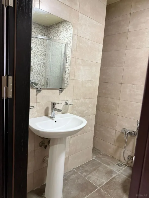 Kirayə verilir 2 otaqlı mənzil 57 m²