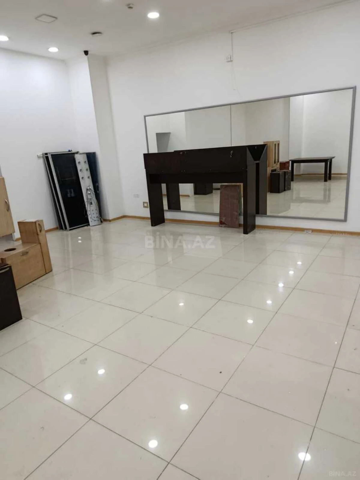 Kirayə verilir obyekt 220 m²