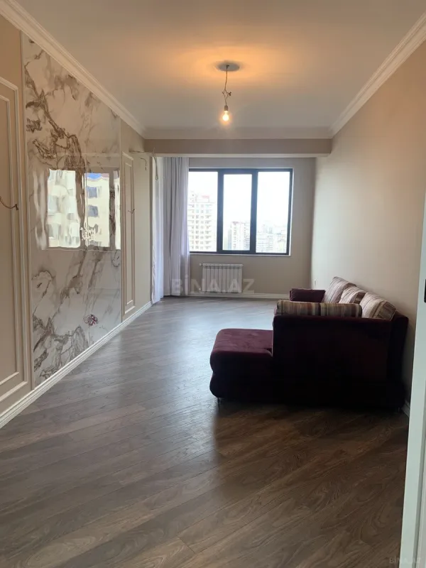 Satılır 4 otaqlı mənzil 117 m²