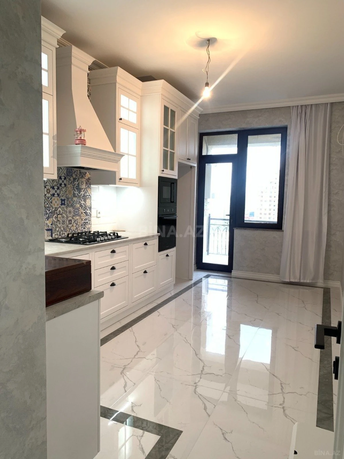 Satılır 4 otaqlı mənzil 117 m²