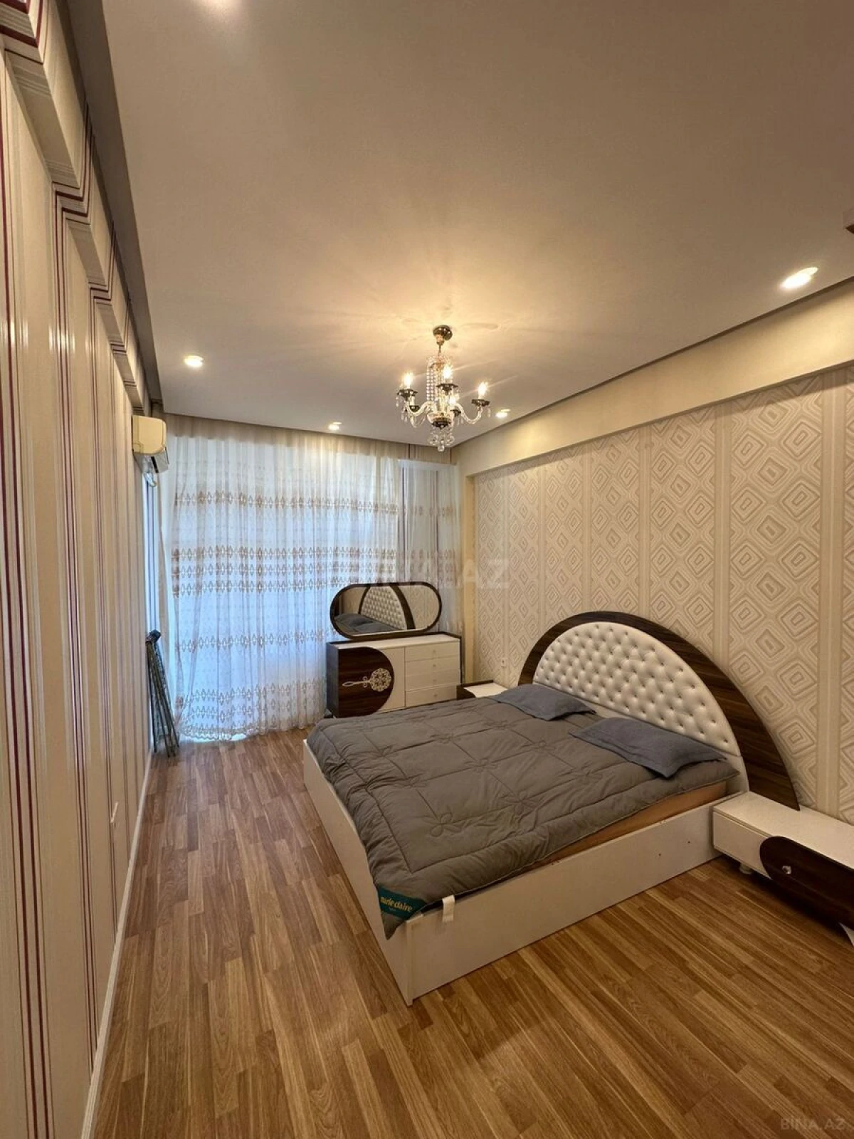 Kirayə verilir 3 otaqlı mənzil 130 m²