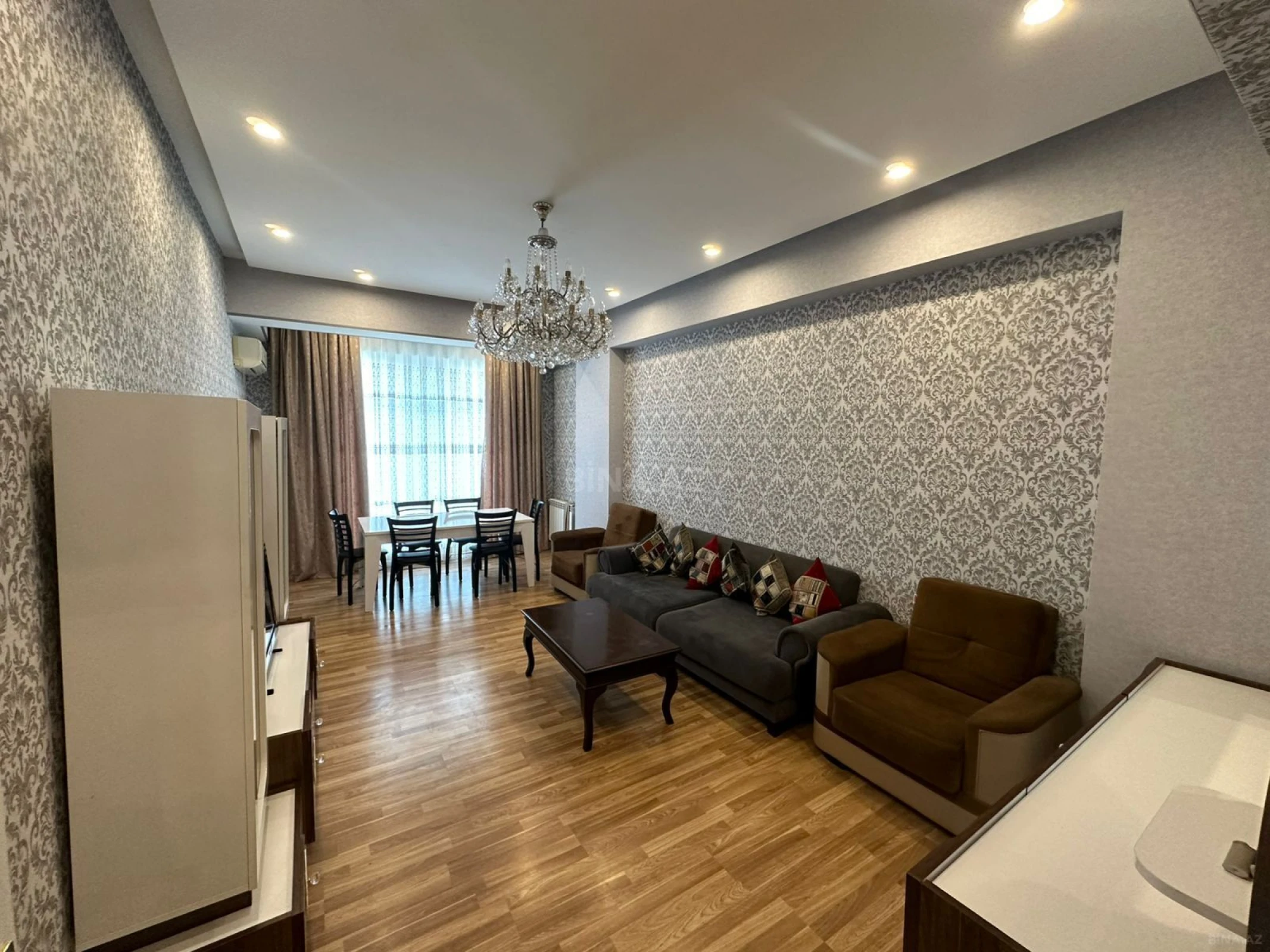 Kirayə verilir 3 otaqlı mənzil 130 m²