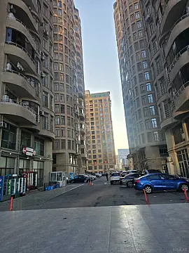 Satılır 5 otaqlı mənzil 226 m²