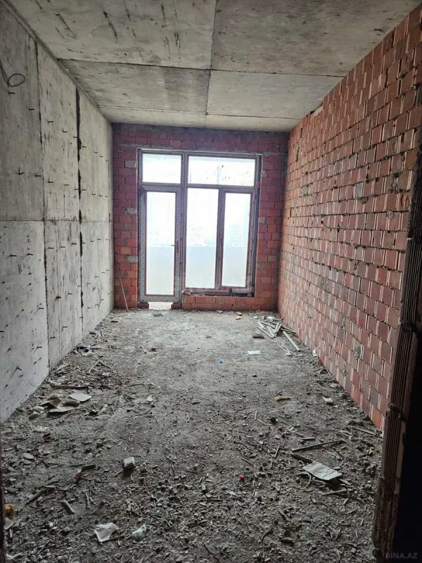 Satılır 5 otaqlı mənzil 226 m²