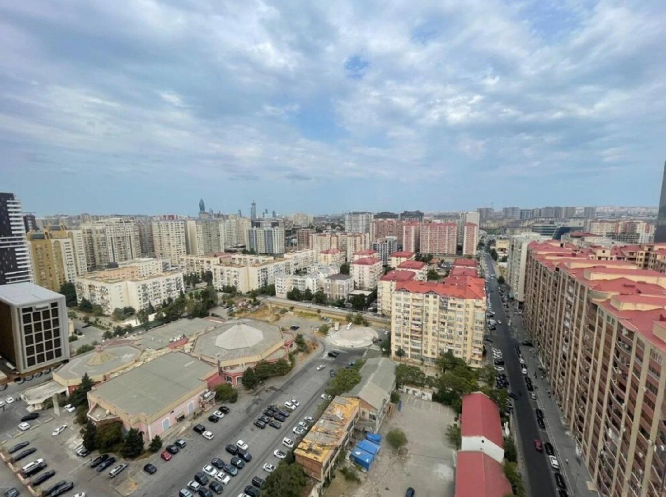 Satılır 5 otaqlı mənzil 226 m²