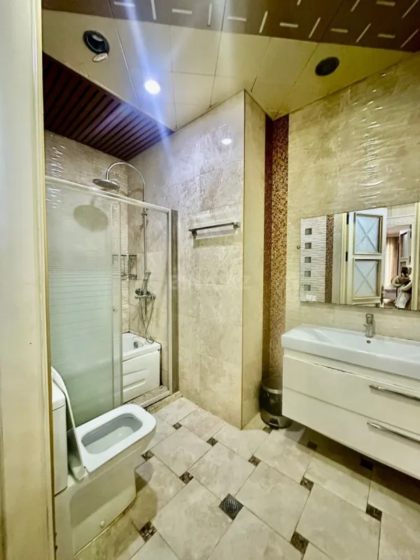 Kirayə verilir 4 otaqlı mənzil 180 m²