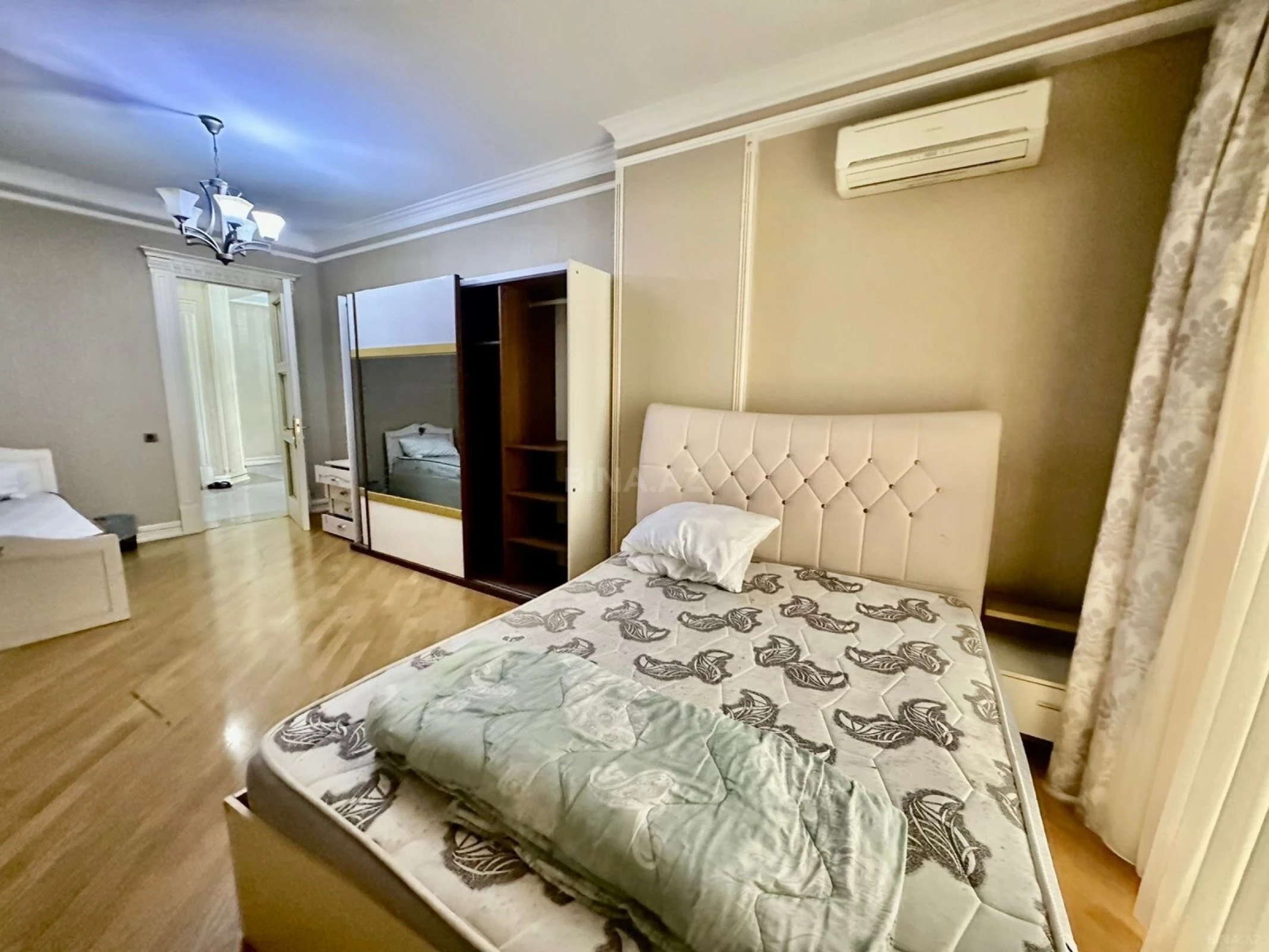 Kirayə verilir 4 otaqlı mənzil 180 m²