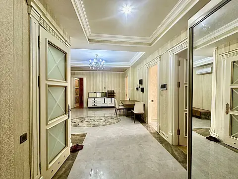 Kirayə verilir 4 otaqlı mənzil 180 m² — Bakı, Sahil qəs. 4 otaq 180.00 m²