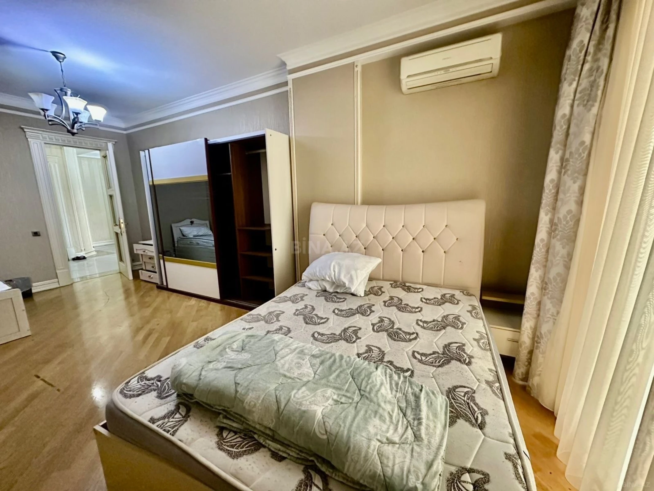 Kirayə verilir 4 otaqlı mənzil 180 m²