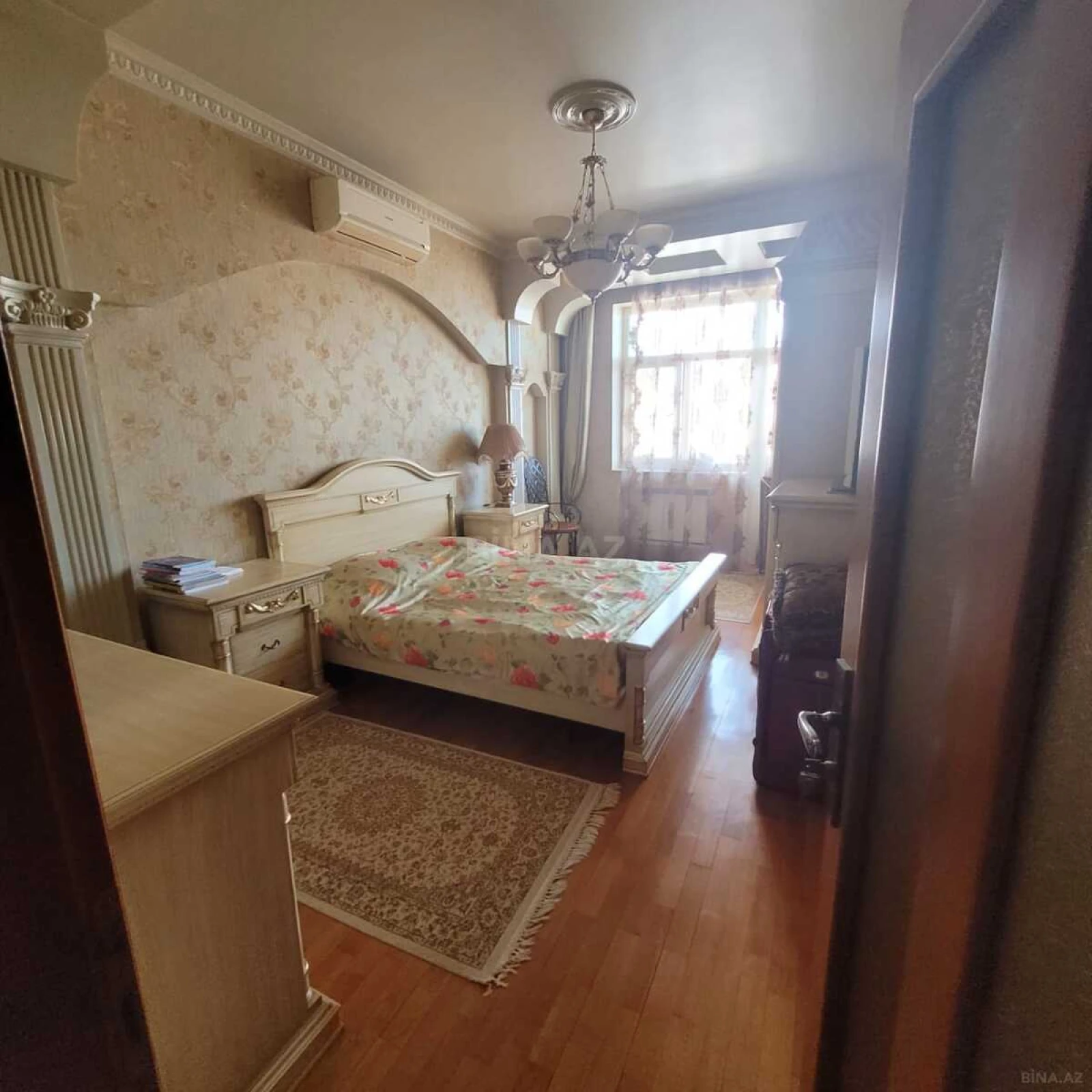 Satılır 2 otaqlı mənzil 92 m²