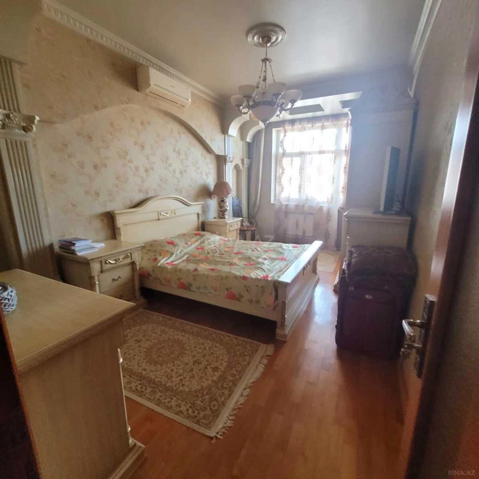 Satılır 2 otaqlı mənzil 92 m²