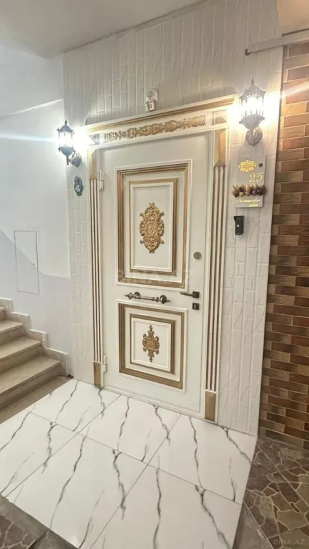 Satılır 4 otaqlı mənzil 147 m²
