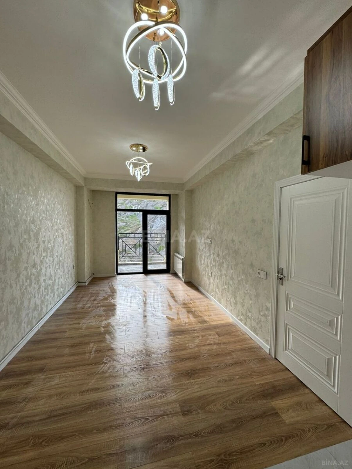 Kirayə verilir 2 otaqlı mənzil 60 m²