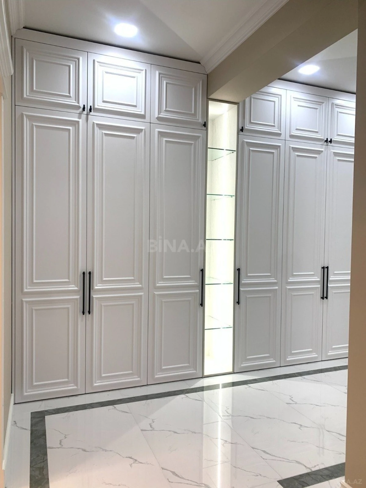 Satılır 4 otaqlı mənzil 117 m²