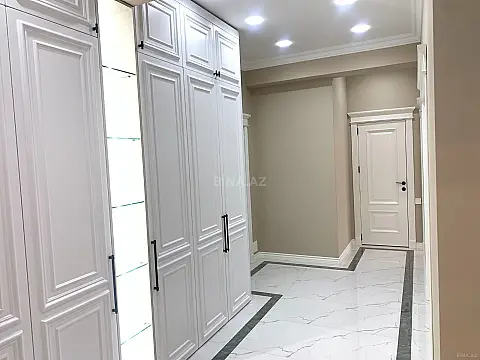 Satılır 4 otaqlı mənzil 117 m²