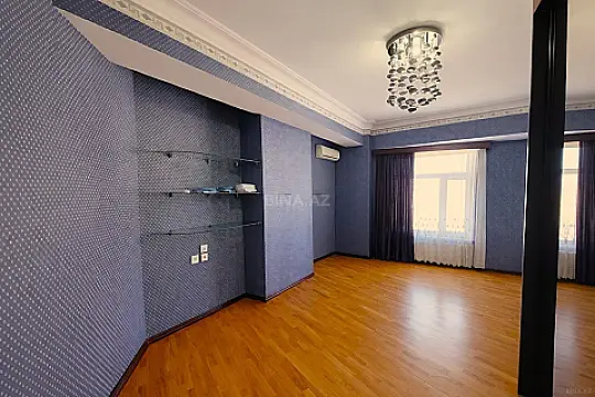 Satılır 3 otaqlı mənzil 157 m²
