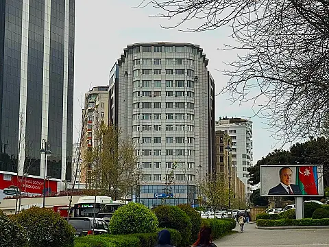 Satılır 3 otaqlı mənzil 157 m² — Bakı 3 otaq 157.00 m²