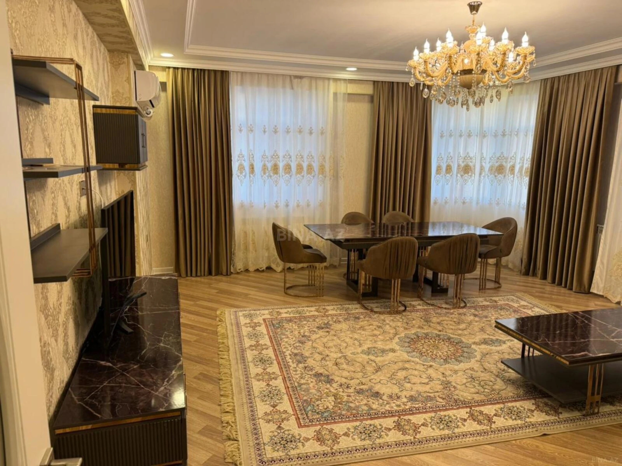 Satılır 3 otaqlı mənzil 141 m²