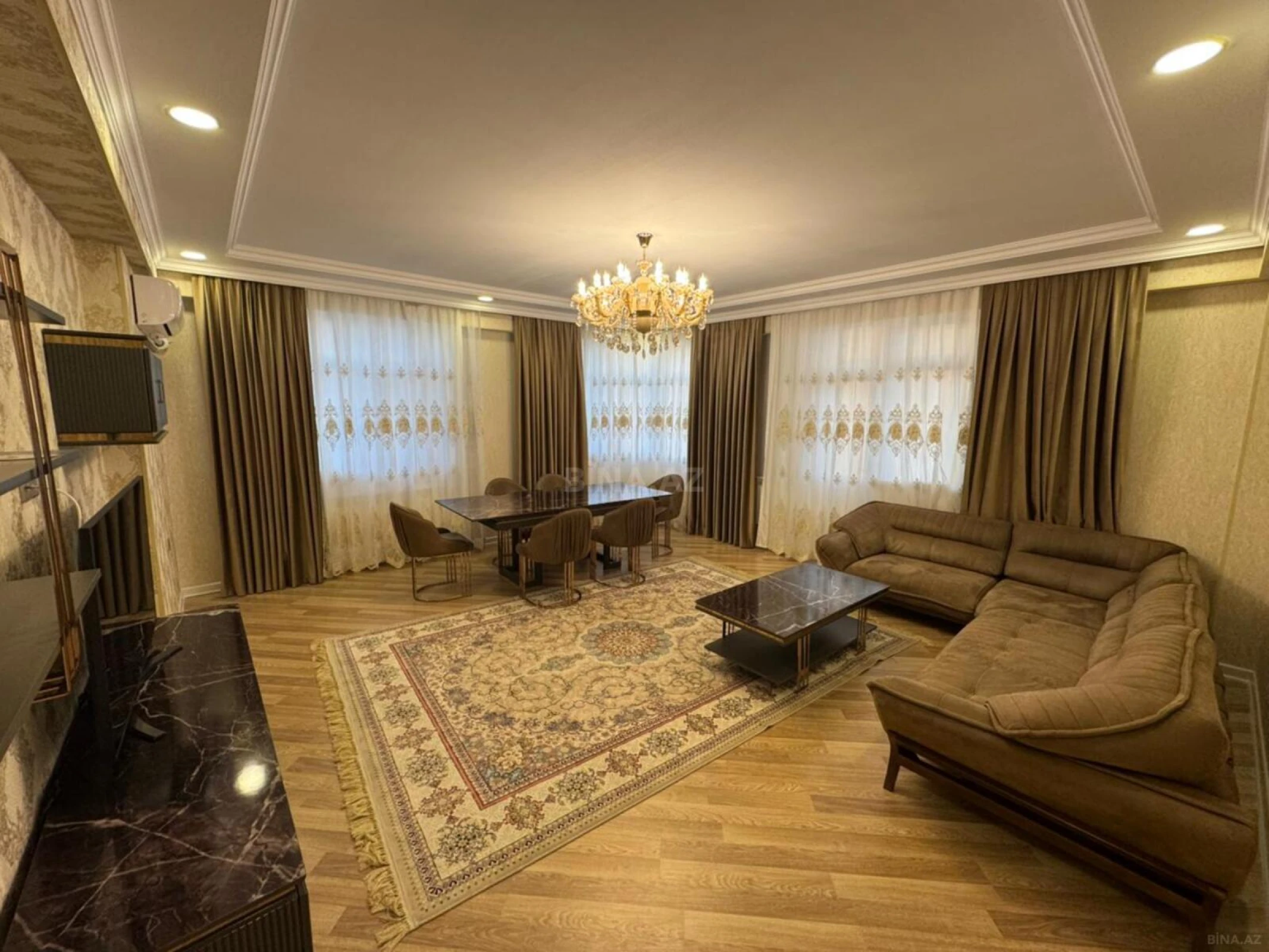 Satılır 3 otaqlı mənzil 141 m²