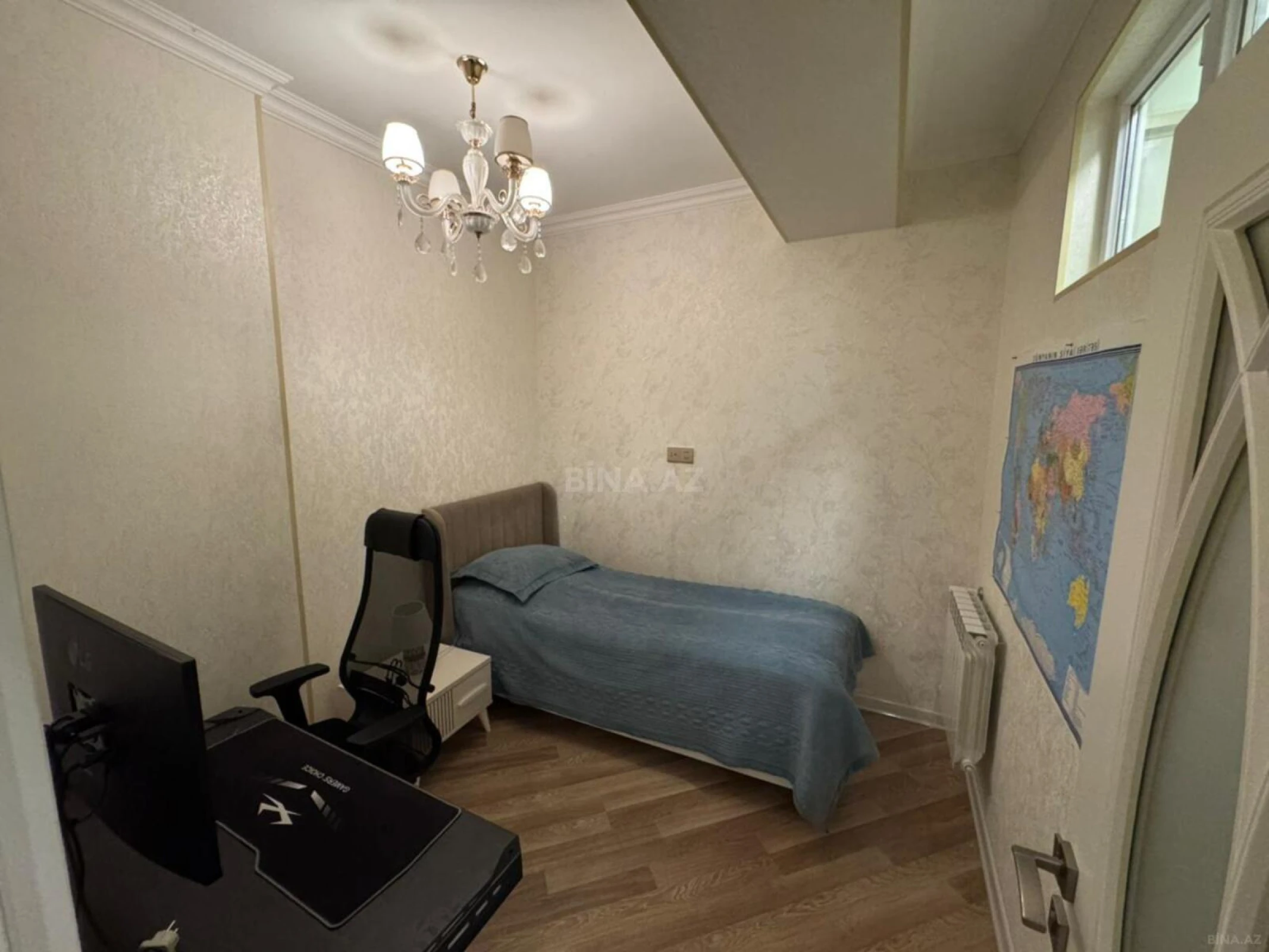Satılır 3 otaqlı mənzil 141 m²