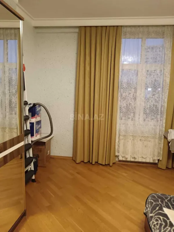 Satılır 2 otaqlı mənzil 68 m²