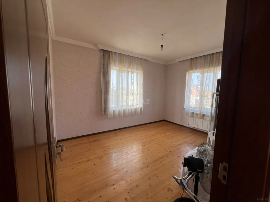 Satılır 7 otaqlı həyət evi 200 m²