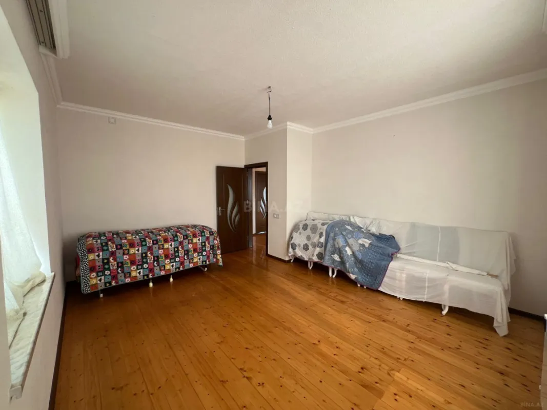 Satılır 7 otaqlı həyət evi 200 m²