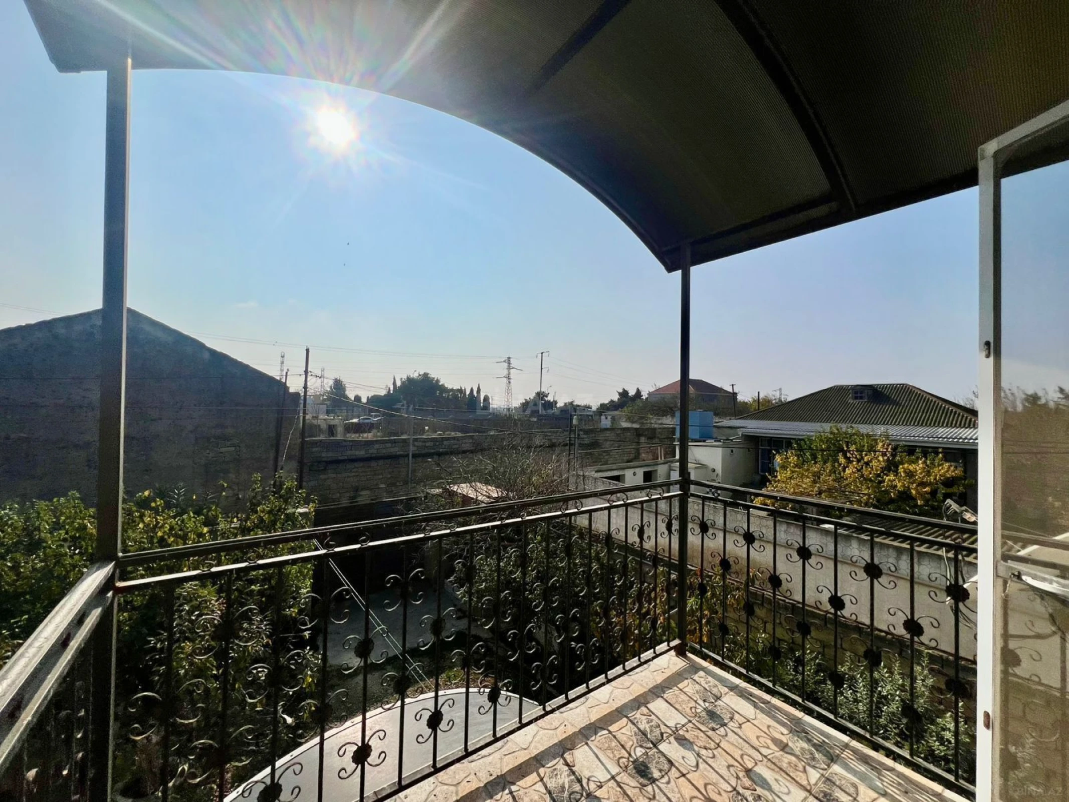 Satılır 7 otaqlı həyət evi 200 m²