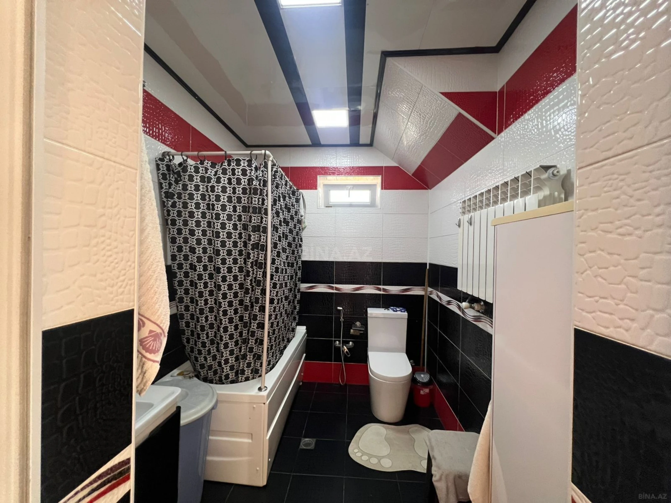 Satılır 7 otaqlı həyət evi 200 m²