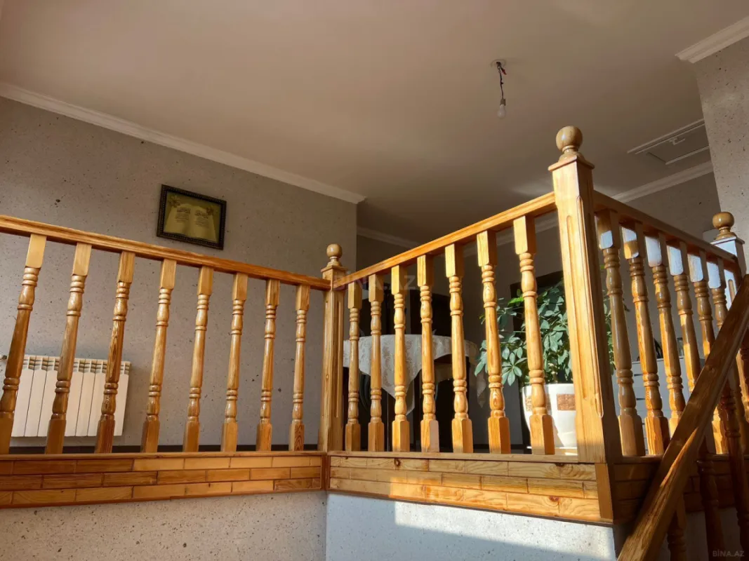 Satılır 7 otaqlı həyət evi 200 m²
