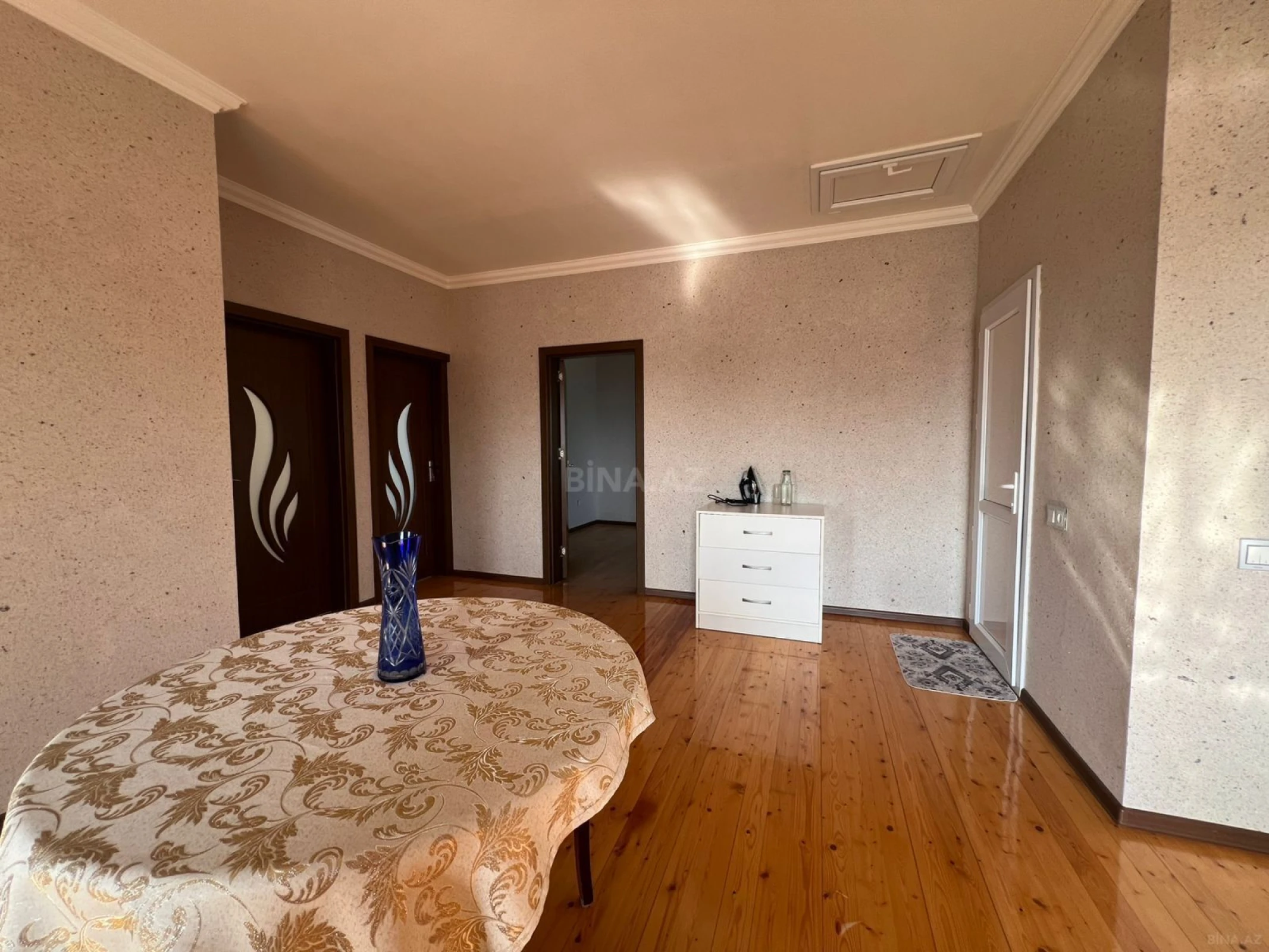 Satılır 7 otaqlı həyət evi 200 m²