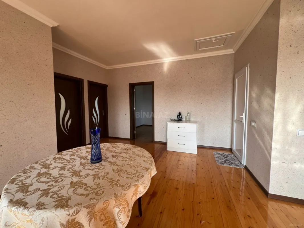 Satılır 7 otaqlı həyət evi 200 m²