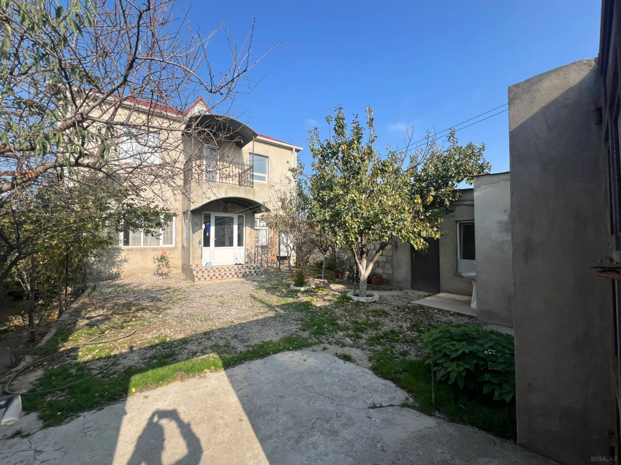 Satılır 7 otaqlı həyət evi 200 m²