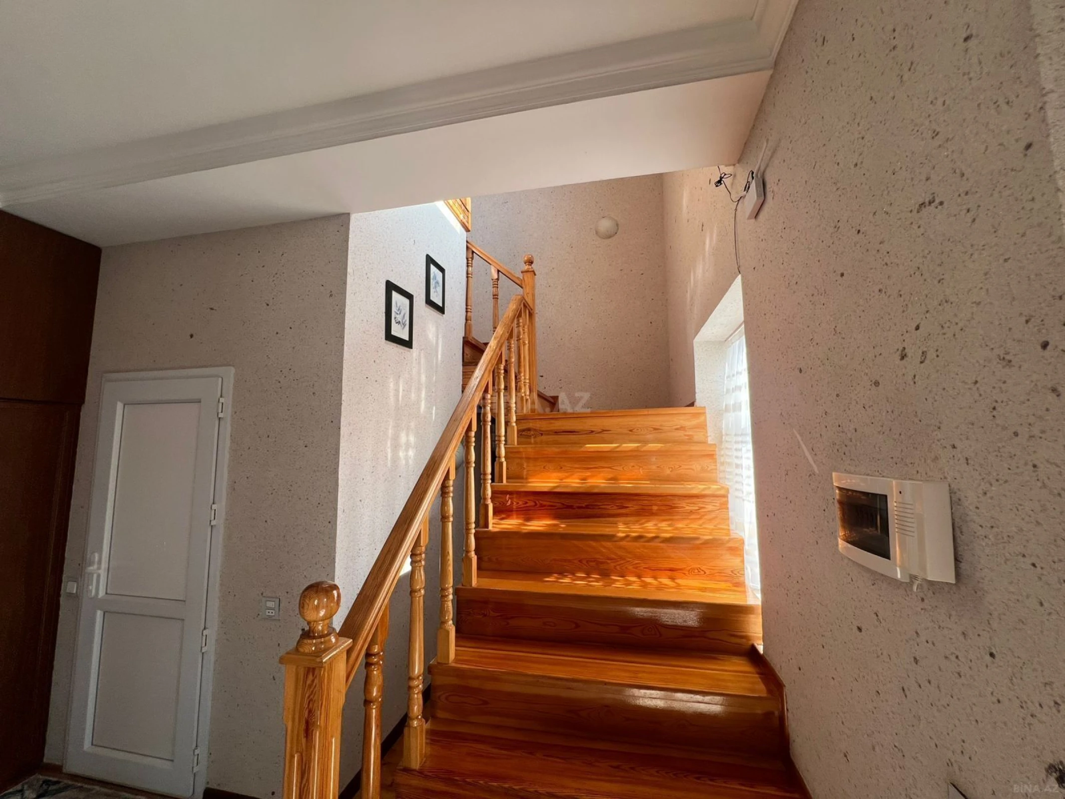 Satılır 7 otaqlı həyət evi 200 m²